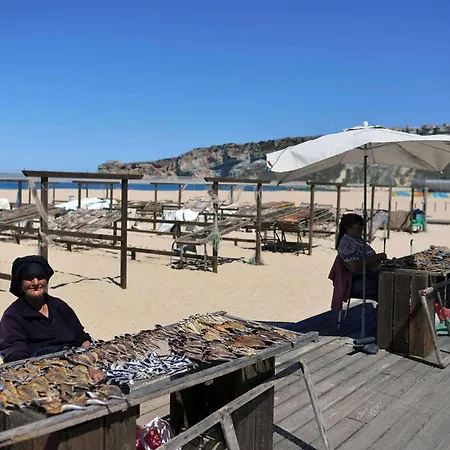 Stone's Throw - Front Line In * Ναζαρέ